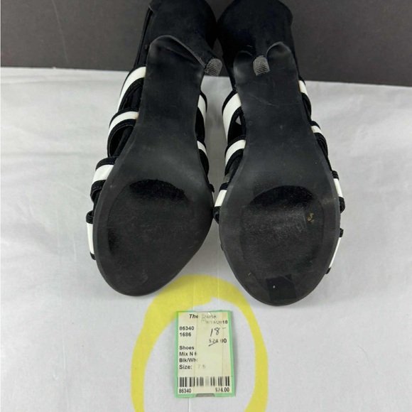Elegant Black and White Women's Heels - Picture 7 of 8